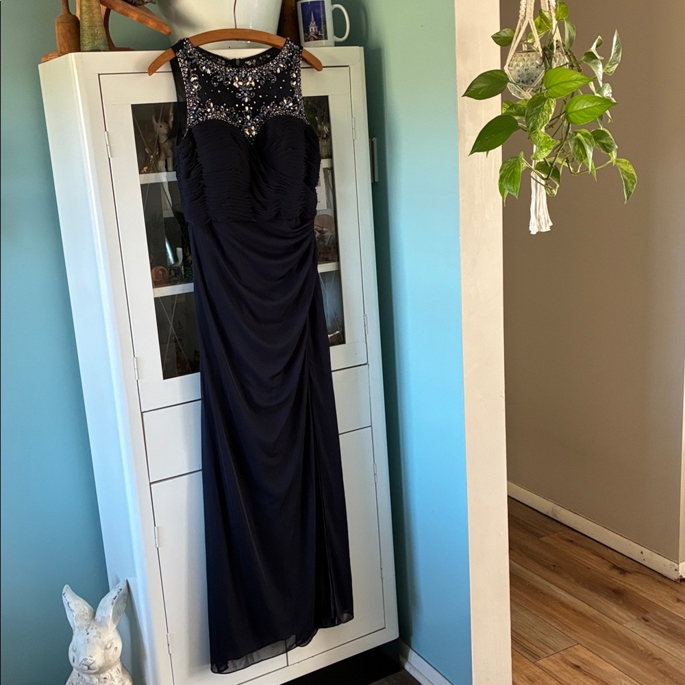 Patra sz 8 Elegant Navy Evening Gown nwt Beaded Upper Wedding Formal Bridesmaid